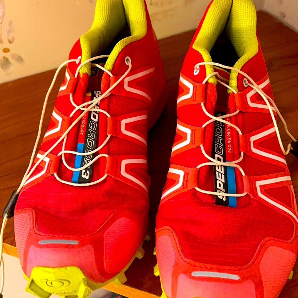 Salmon -Mountain running shoes